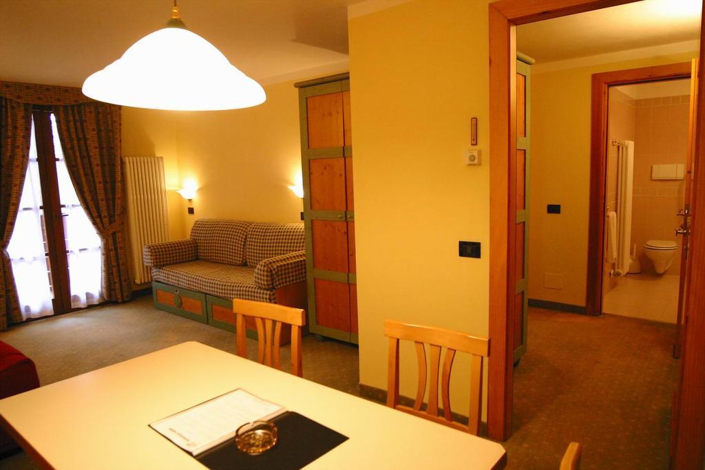 Nevesole Folgarida Resort Aparthotel Quarto foto